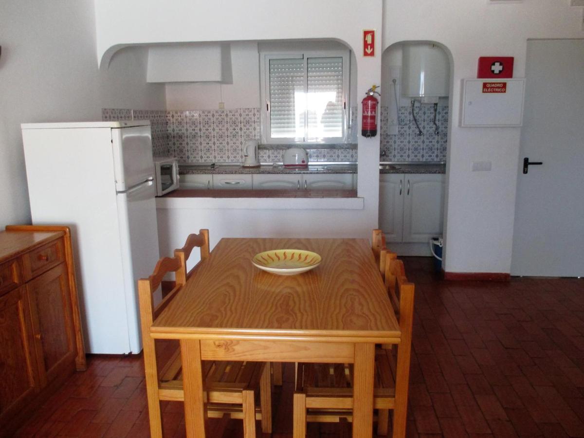 Apartamentos Salema Praia Club Luaran gambar