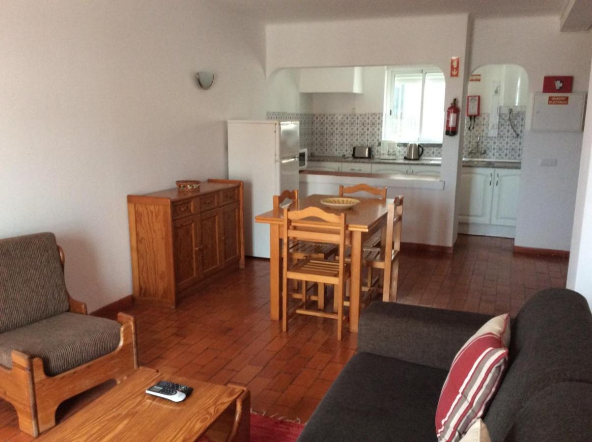 Apartamentos Salema Praia Club Luaran gambar