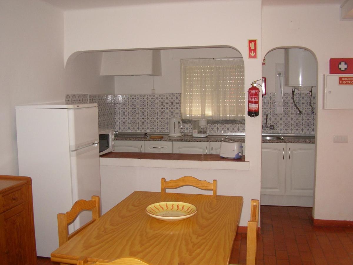 Apartamentos Salema Praia Club Luaran gambar