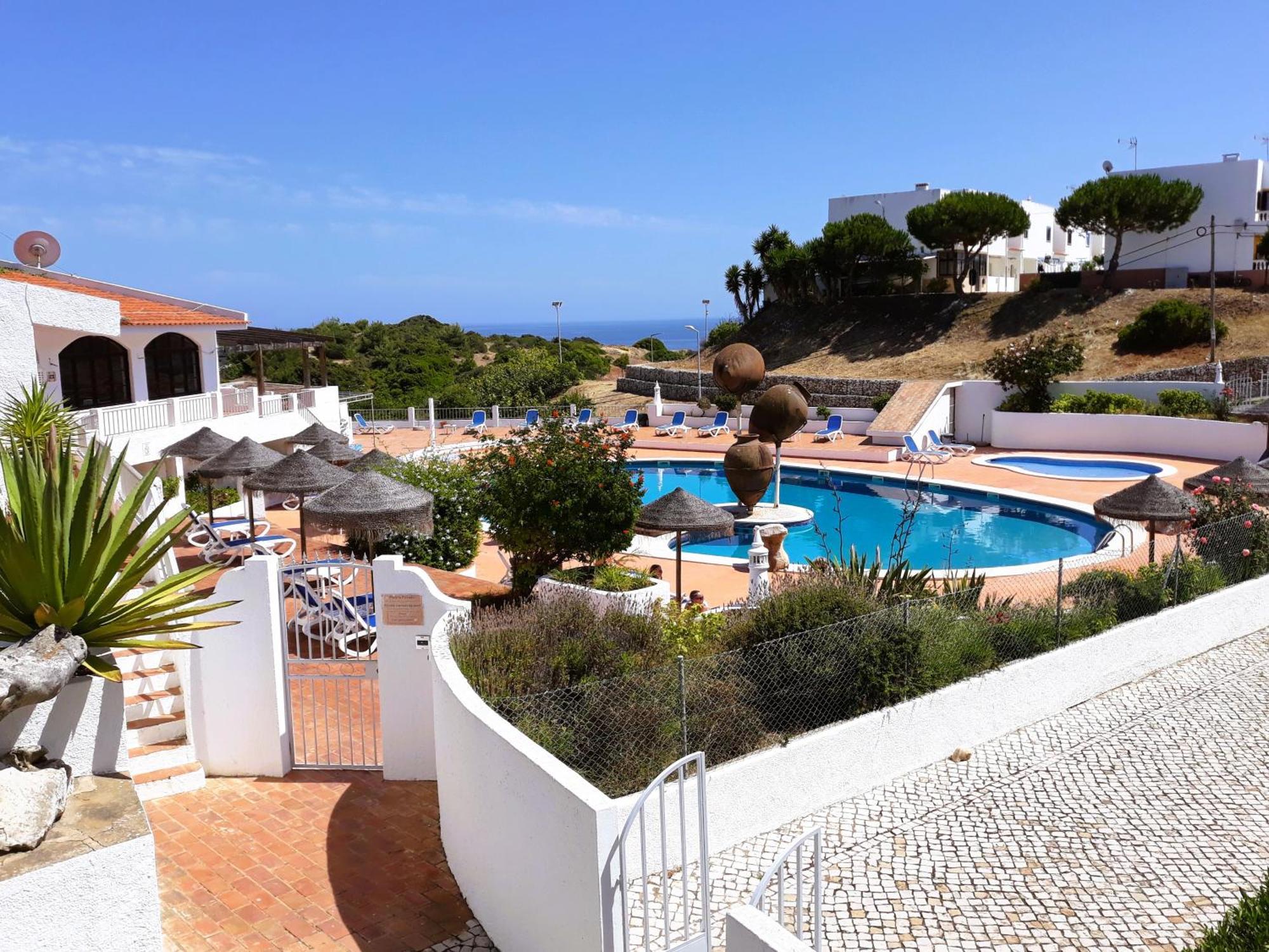 Apartamentos Salema Praia Club Luaran gambar
