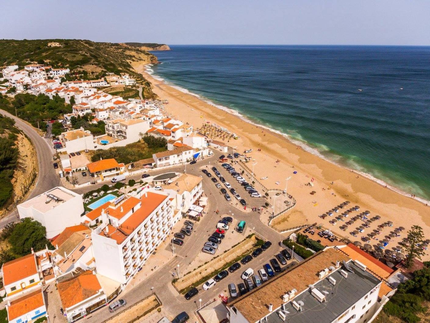 Apartamentos Salema Praia Club Luaran gambar