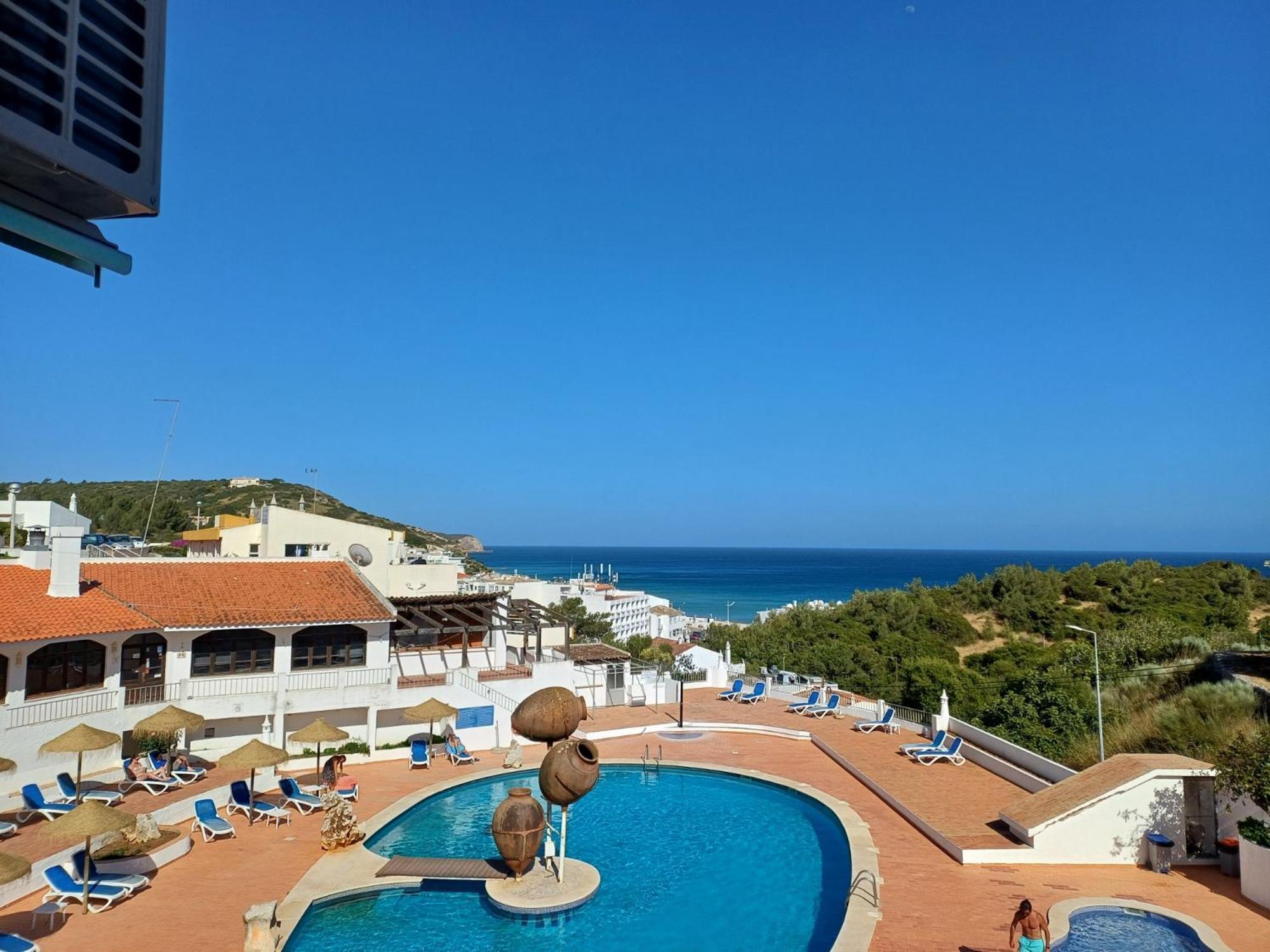 Apartamentos Salema Praia Club Luaran gambar