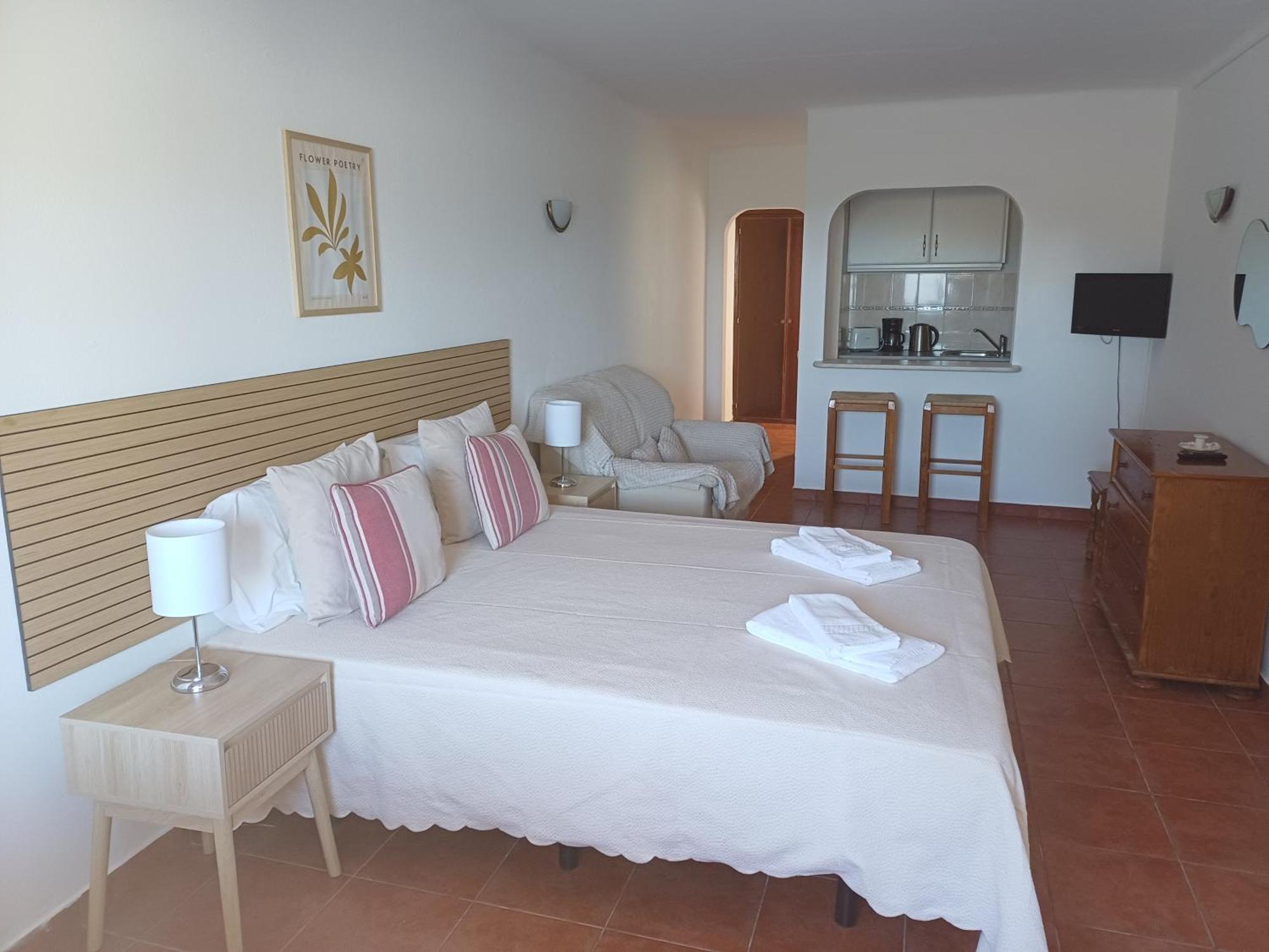 Apartamentos Salema Praia Club Luaran gambar