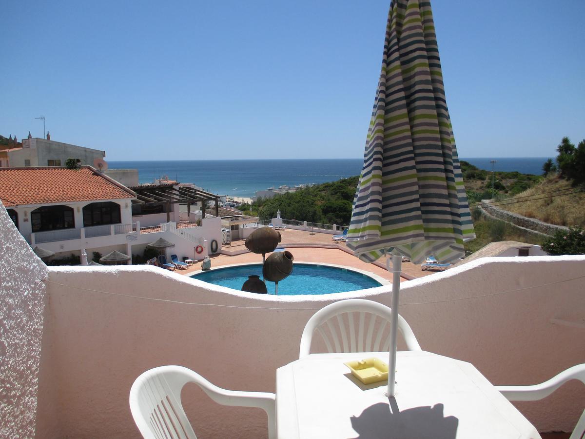 Apartamentos Salema Praia Club Luaran gambar