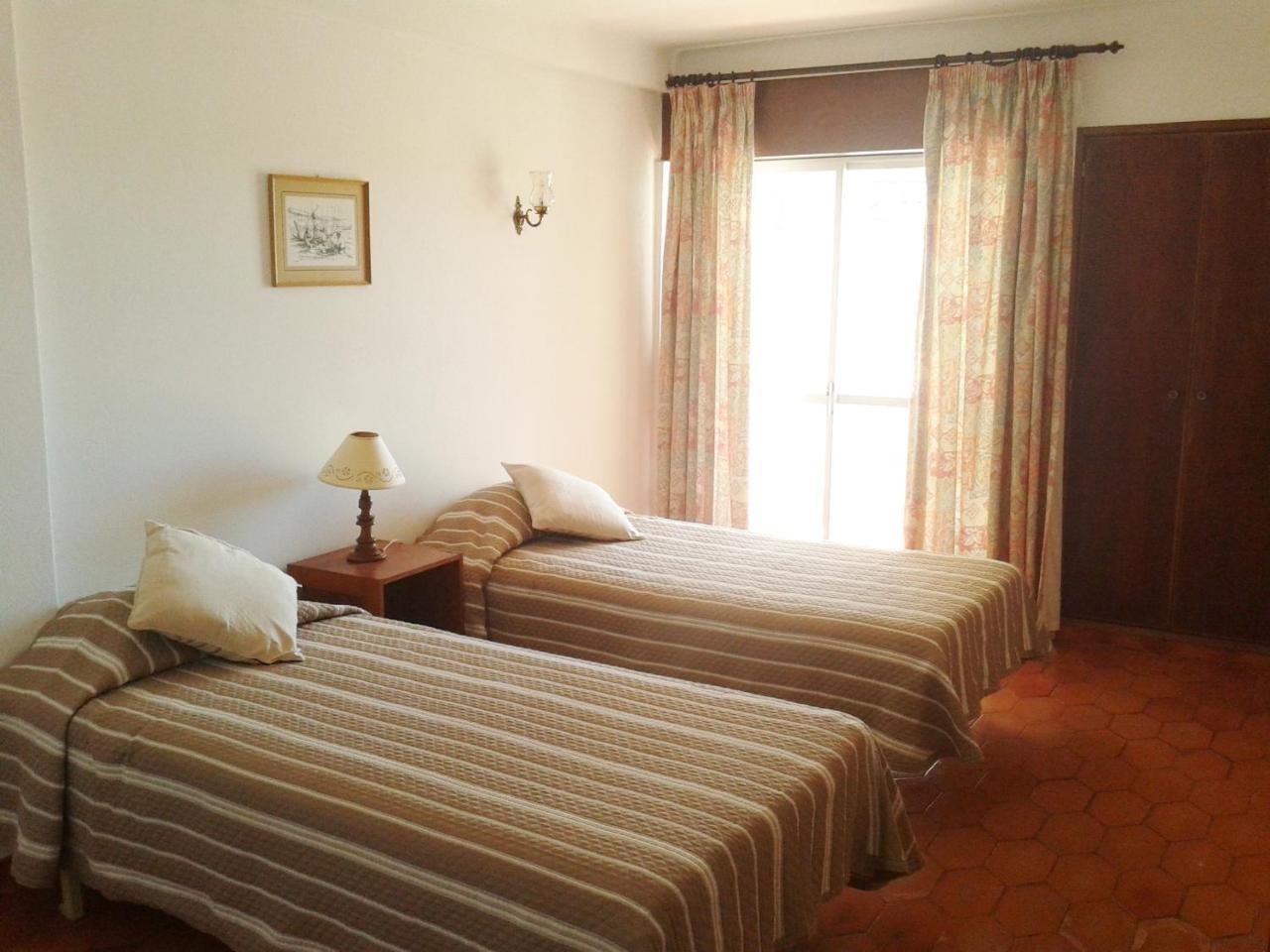 Apartamentos Salema Praia Club Luaran gambar
