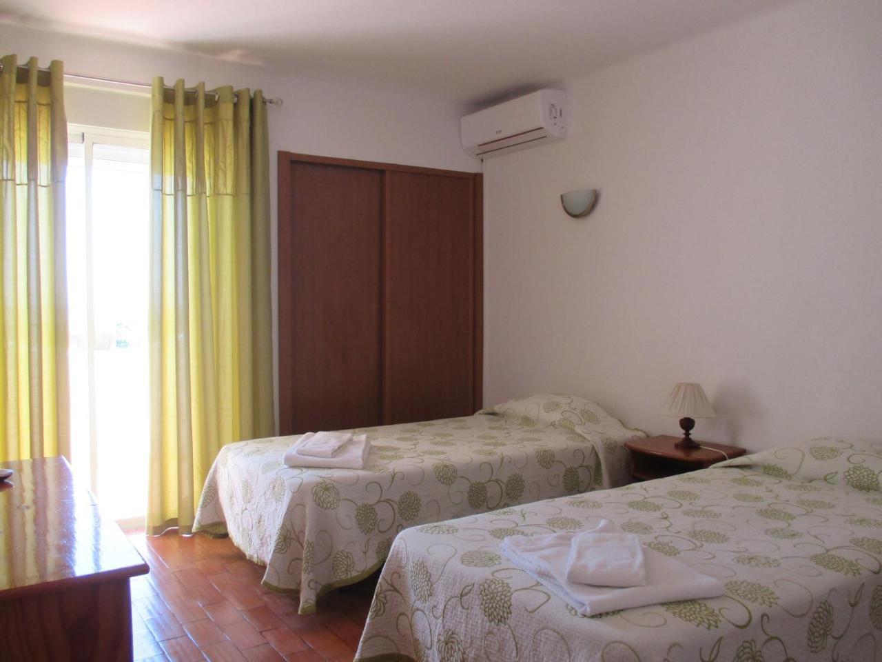 Apartamentos Salema Praia Club Luaran gambar